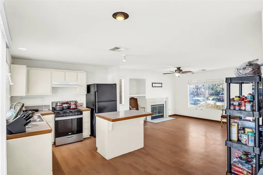 27551 Eastwind, Corona, California 92883 home-pic-11